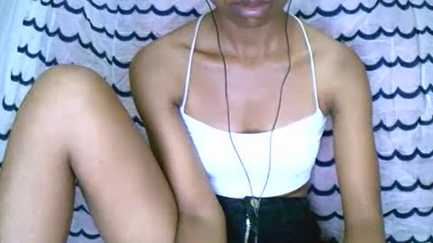 Snapshot of prettiethalia chatting on January 10, 9:11 am prettiethalia online show from January 10, 9:11 am