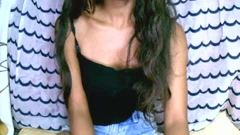 Snapshot of prettiethalia chatting on January 12, 9:09 pm prettiethalia online show from January 12, 9:09 pm