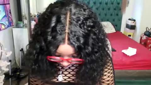 Yasmine pretty online show from September 12, 11:43 am