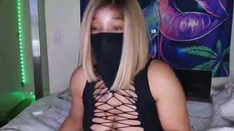 Yasmine pretty online show from May 20, 9:54 pm