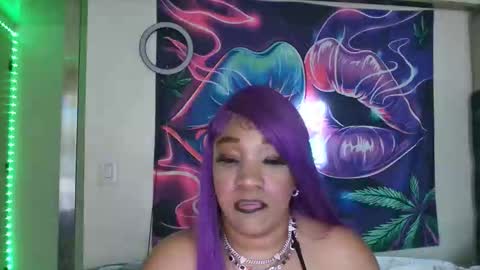Yasmine pretty online show from May 22, 10:59 pm