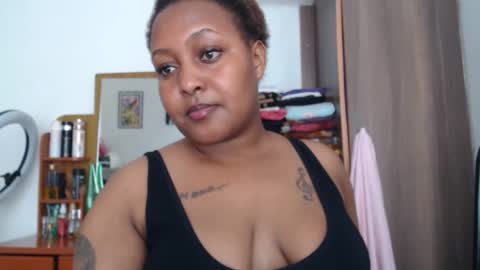 Annah online show from October 31, 11:11 am