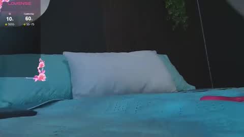 pretty_cristal22 online show from December 21, 2:35 pm