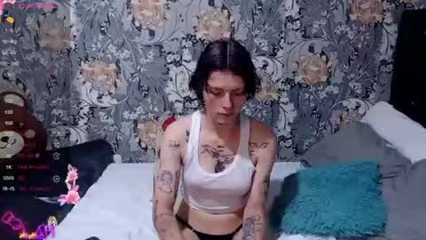 pretty_cristal22 online show from June 18, 12:20 pm