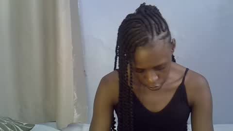 pretty_daniella online show from December 28, 8:37 am