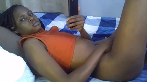 pretty_daniella online show from January 11, 11:45 am