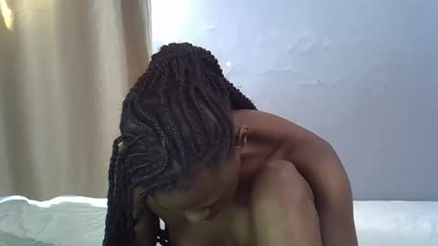 pretty_daniella online show from January 19, 6:53 am