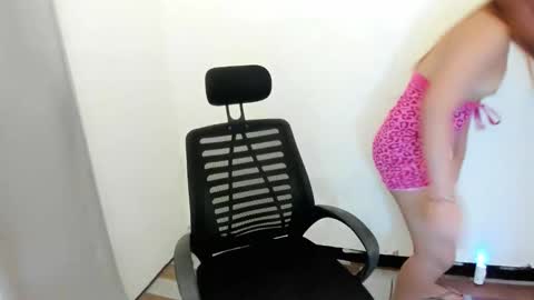 pretty_darcy online show from March 28, 8:36 am