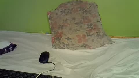 pretty_g2 online show from October 18, 6:41 pm