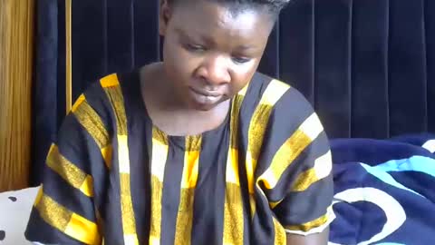 pretty_gaal online show from December 3, 4:58 am