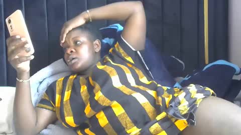 pretty_gaal online show from December 7, 7:05 am