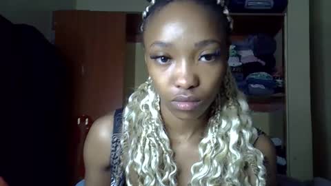 Snapshot of pretty_jazmine chatting on February 19, 3:24 am Jaz online show from February 19, 3:24 am