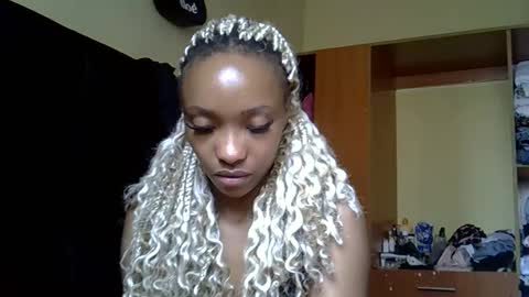 Snapshot of pretty_jazmine chatting on February 20, 6:37 am Jaz online show from February 20, 6:37 am