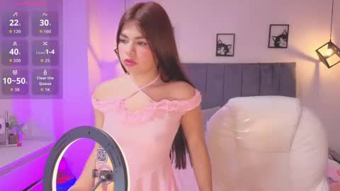 Snapshot of pretty_johnson_ chatting on May 27, 1:08 pm pretty online show from May 27, 1:08 pm
