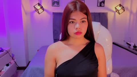 Snapshot of pretty_johnson_ chatting on June 4, 3:01 am pretty online show from June 4, 3:01 am