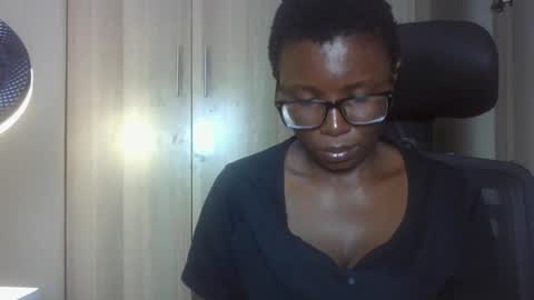 pretty_kemmy online show from September 14, 3:00 pm