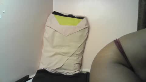 pretty_kylah online show from February 21, 10:16 am