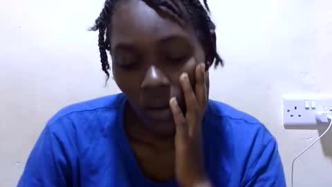 Snapshot of pretty_leila1 chatting on February 26, 8:19 pm pretty_leila1 online show from February 26, 8:19 pm