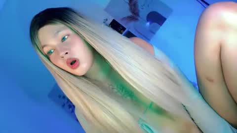 Flor online show from October 31, 9:49 pm