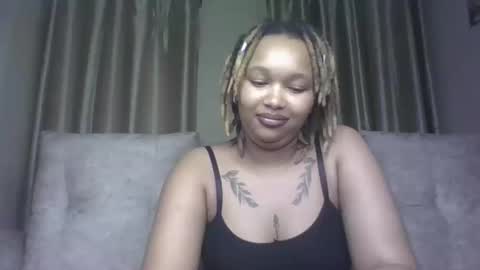 Snapshot of pretty_little_baibe chatting on October 30, 12:23 am Tracy online show from October 30, 12:23 am