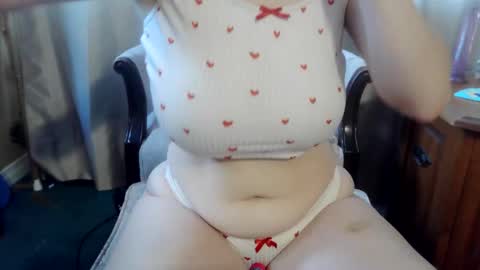 pretty_littletoy online show from January 12, 2:00 pm