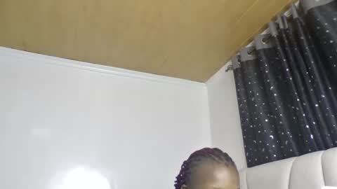 pretty luv1 online show from March 26, 9:26 am