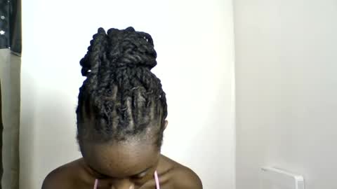 pretty luv1 online show from June 15, 11:56 am
