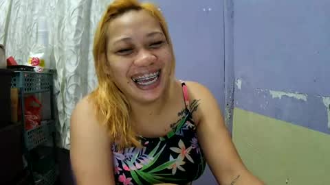 pretty_lyn08 online show from June 27, 10:42 am