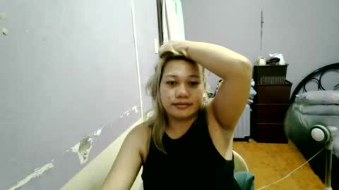pretty_lyn08 online show from July 15, 6:13 pm