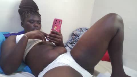 pretty_melan online show from June 26, 2:43 pm