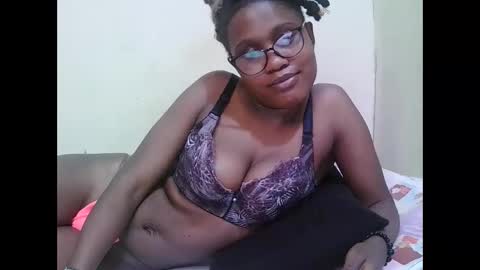 pretty_mellan online show from January 24, 12:20 pm