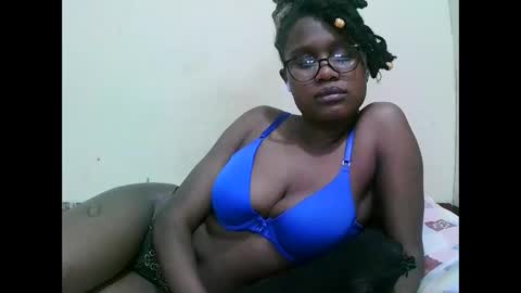pretty_mellan online show from February 4, 9:49 am