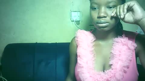 Snapshot of pretty_milan chatting on December 14, 9:58 am pretty_milan online show from December 14, 9:58 am