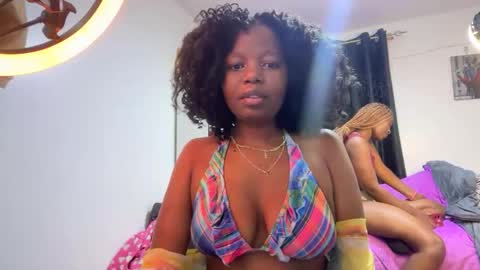 Snapshot of pretty_peaches chatting on March 8, 11:19 pm Pretty peaches online show from March 8, 11:19 pm