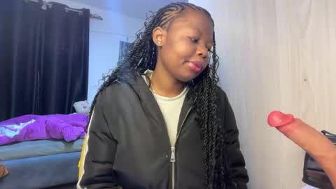 Snapshot of pretty_peaches chatting on March 19, 3:43 am Pretty peaches online show from March 19, 3:43 am