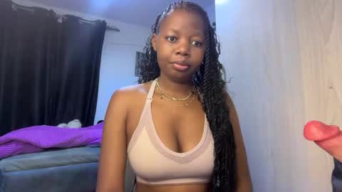 Snapshot of pretty_peaches chatting on March 20, 3:22 am Pretty peaches online show from March 20, 3:22 am