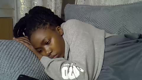 pretty_petite24 online show from June 9, 8:04 am