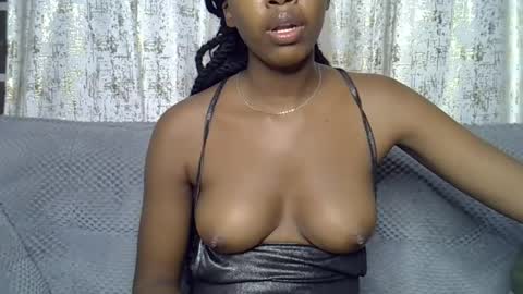 pretty_petite24 online show from June 15, 5:04 pm