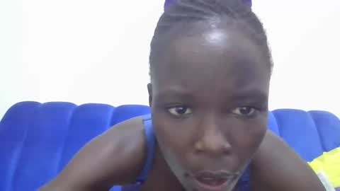 pretty_petite_ebony online show from December 3, 1:52 am