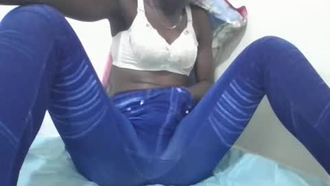 pretty_petite_ebony online show from December 16, 9:20 pm