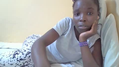 pretty_petite_ebony online show from February 26, 1:43 am