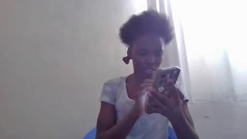 pretty_petite_ebony online show from November 14, 12:15 pm