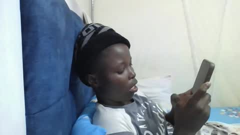 Snapshot of pretty_petite_ebony chatting on April 8, 6:08 pm pretty_petite_ebony online show from April 8, 6:08 pm