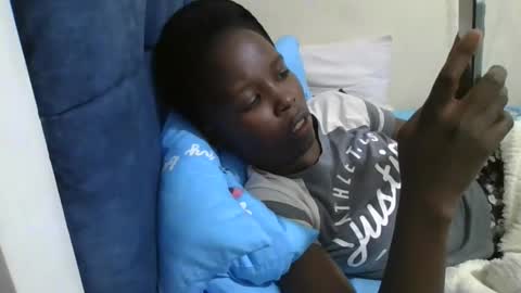Snapshot of pretty_petite_ebony chatting on April 9, 6:13 am pretty_petite_ebony online show from April 9, 6:13 am