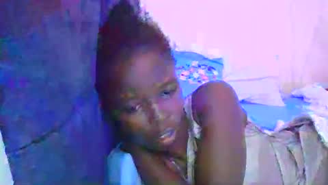 Snapshot of pretty_petite_ebony chatting on May 17, 1:29 pm pretty_petite_ebony online show from May 17, 1:29 pm