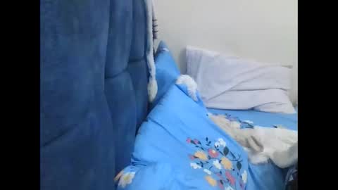 Snapshot of pretty_petite_ebony chatting on May 19, 1:33 am pretty_petite_ebony online show from May 19, 1:33 am