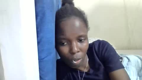 Snapshot of pretty_petite_ebony chatting on May 26, 2:07 am pretty_petite_ebony online show from May 26, 2:07 am