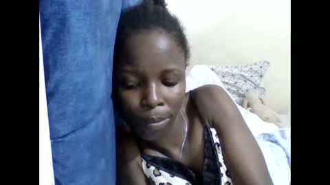 Snapshot of pretty_petite_ebony chatting on May 27, 12:07 am pretty_petite_ebony online show from May 27, 12:07 am