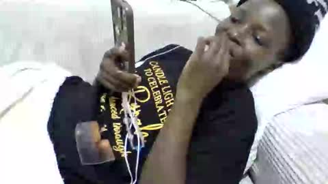 Snapshot of pretty_petite_ebony chatting on June 3, 11:43 pm pretty_petite_ebony online show from June 3, 11:43 pm