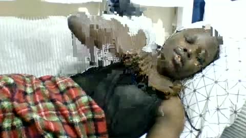 Snapshot of pretty_petite_ebony chatting on June 13, 1:03 am pretty_petite_ebony online show from June 13, 1:03 am